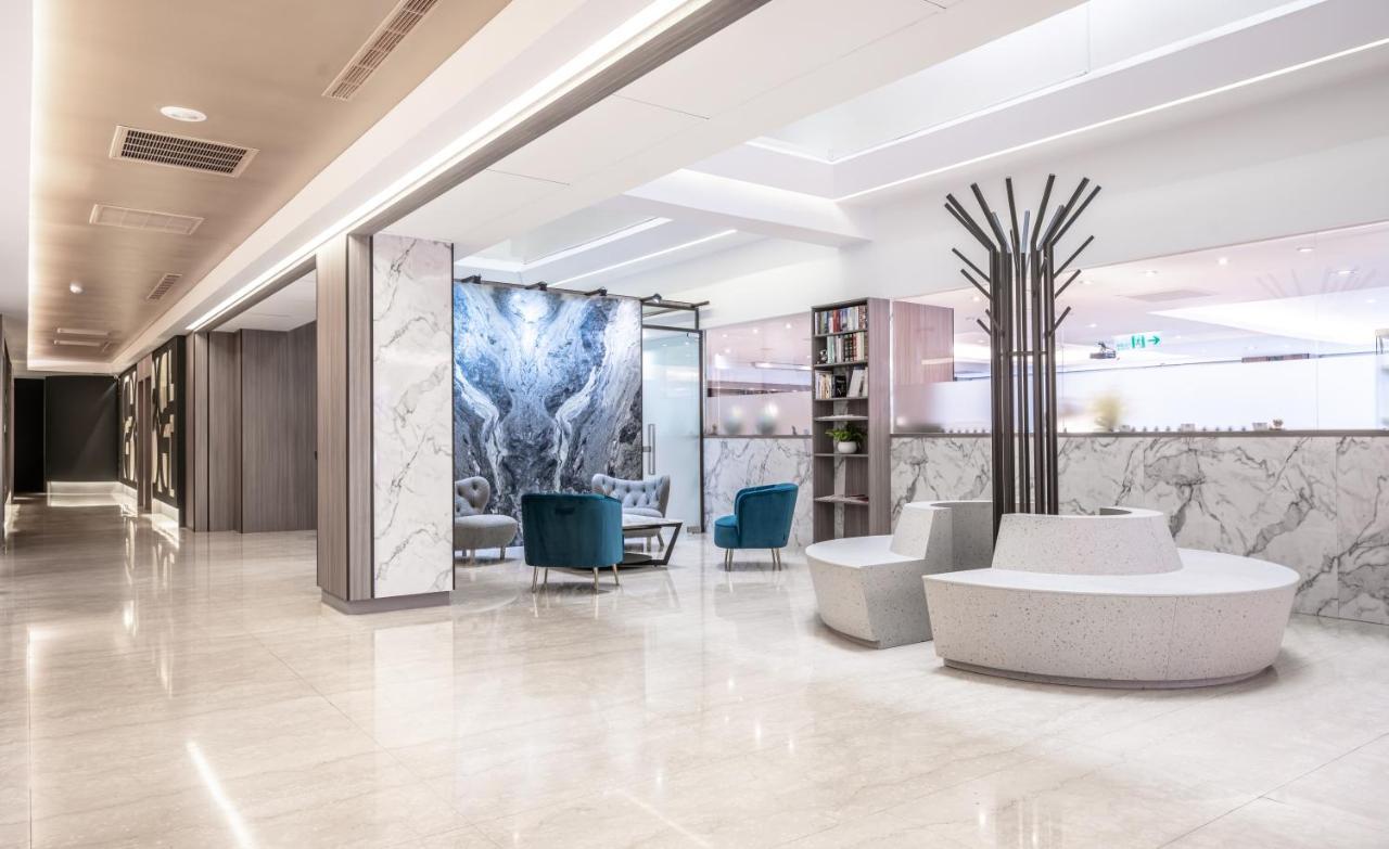 ז'וביי Hotel Bonza מראה חיצוני תמונה