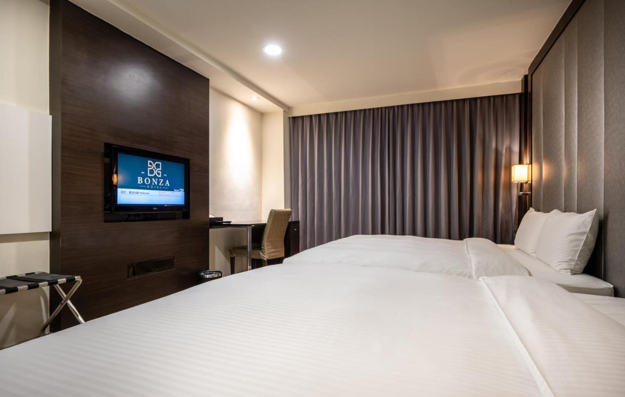 ז'וביי Hotel Bonza מראה חיצוני תמונה