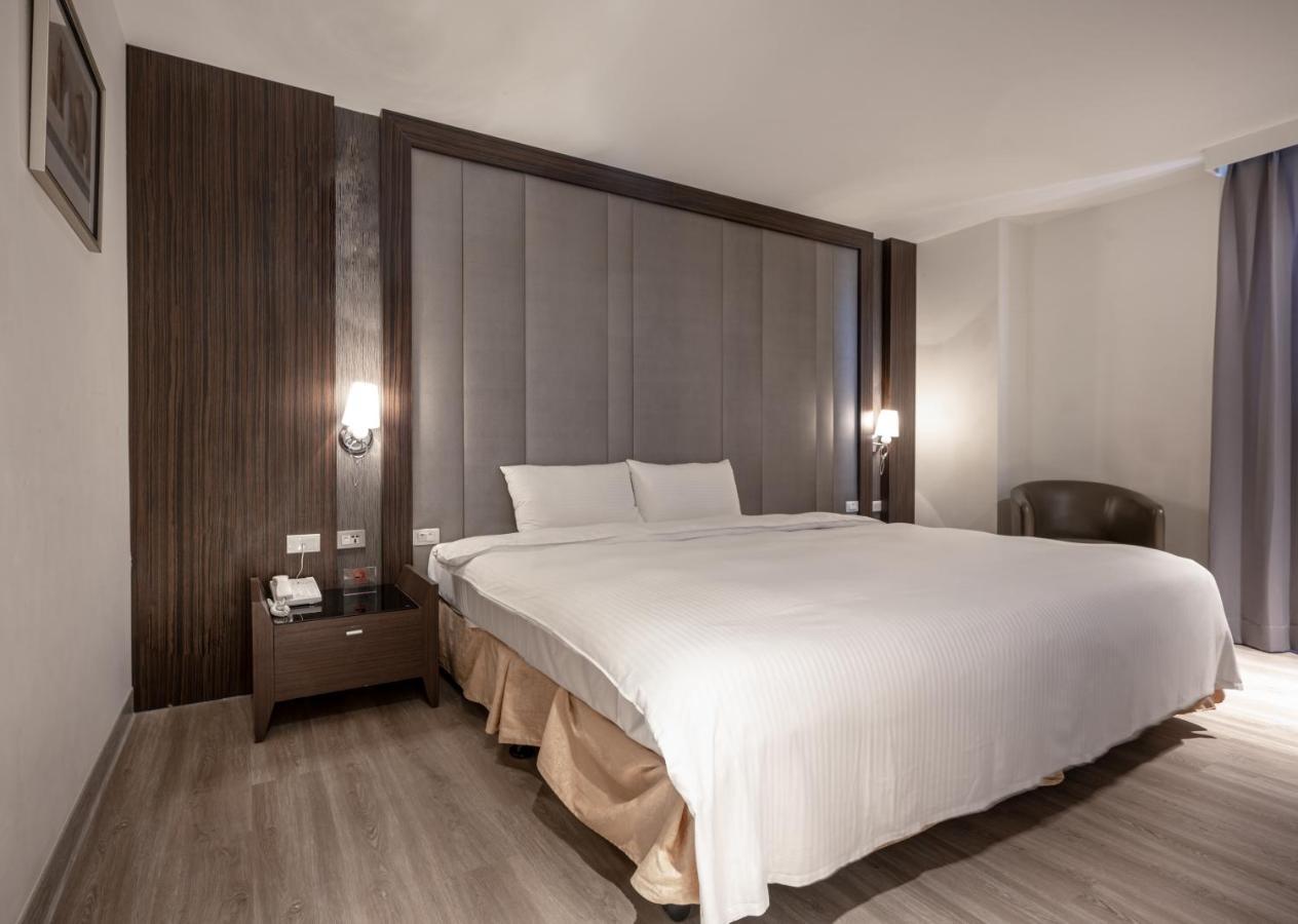 ז'וביי Hotel Bonza מראה חיצוני תמונה