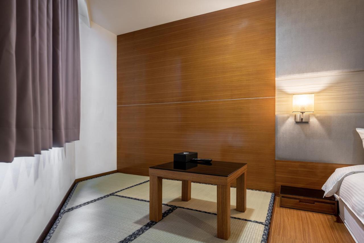ז'וביי Hotel Bonza מראה חיצוני תמונה
