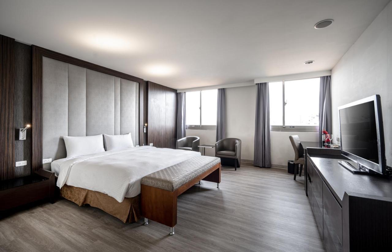 ז'וביי Hotel Bonza מראה חיצוני תמונה