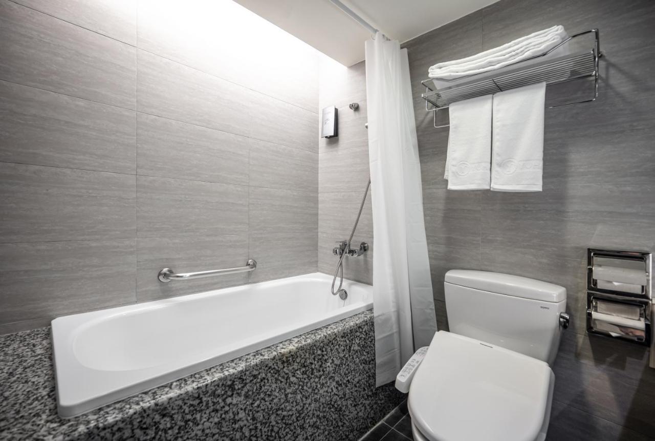 ז'וביי Hotel Bonza מראה חיצוני תמונה