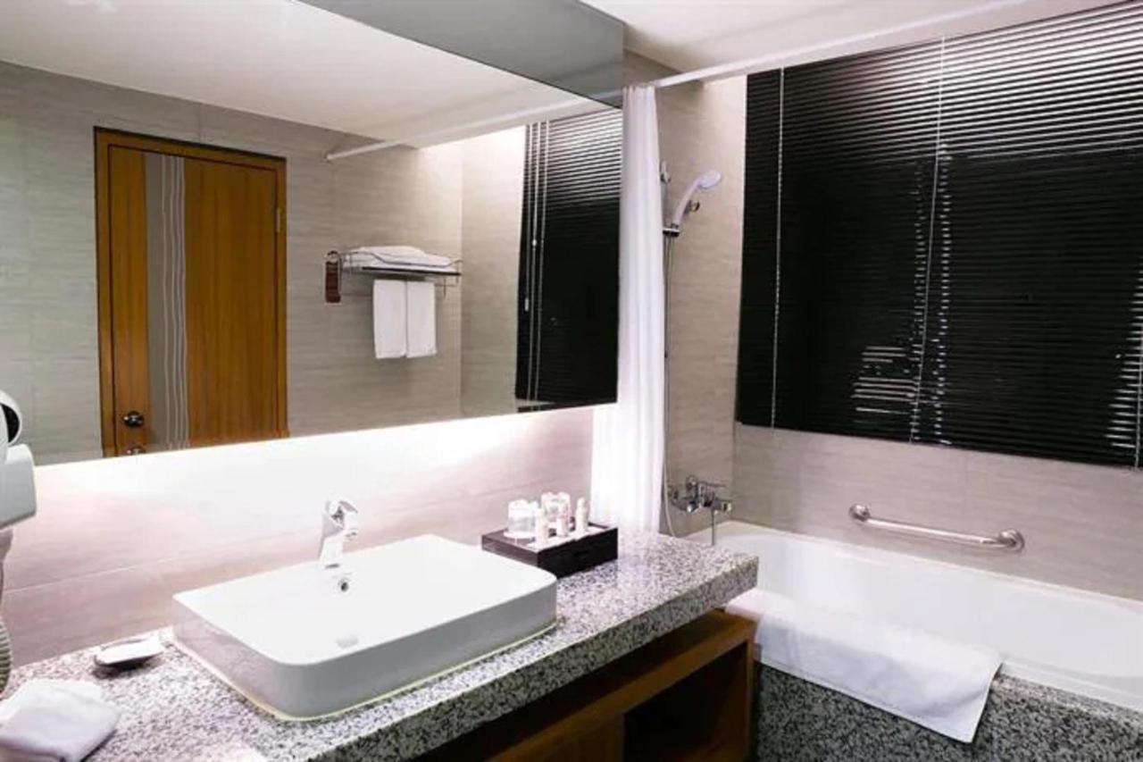 ז'וביי Hotel Bonza מראה חיצוני תמונה