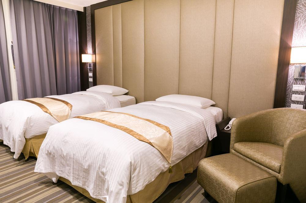 ז'וביי Hotel Bonza מראה חיצוני תמונה