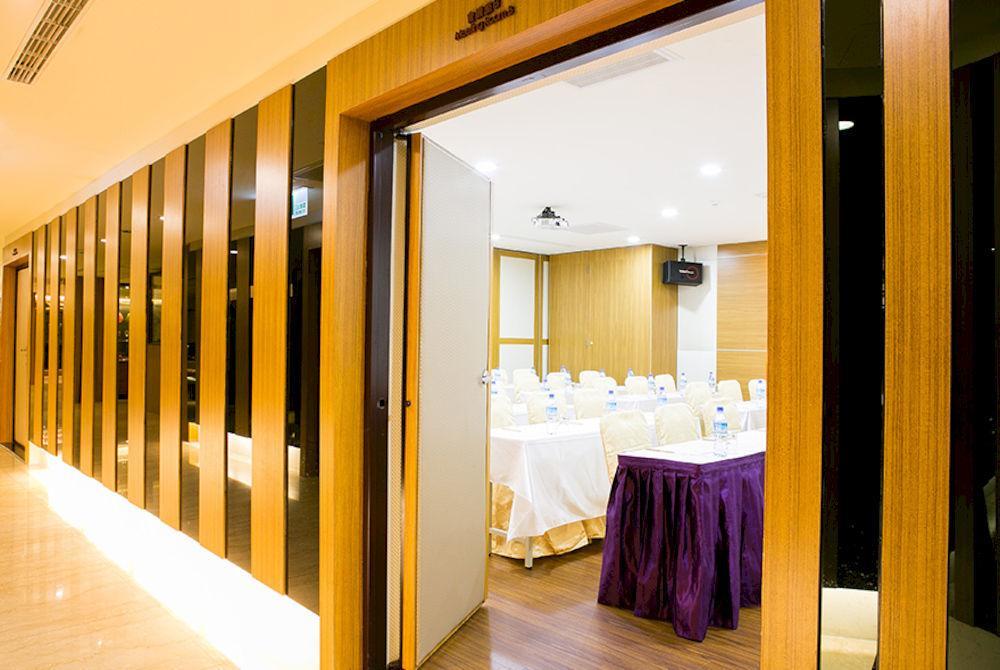 ז'וביי Hotel Bonza מראה חיצוני תמונה