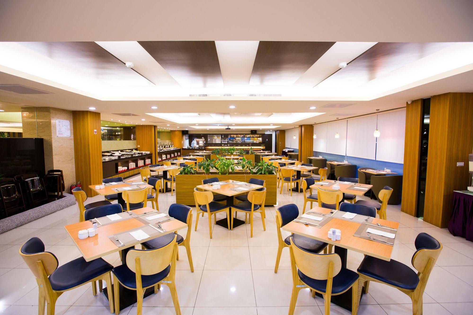 ז'וביי Hotel Bonza מראה חיצוני תמונה