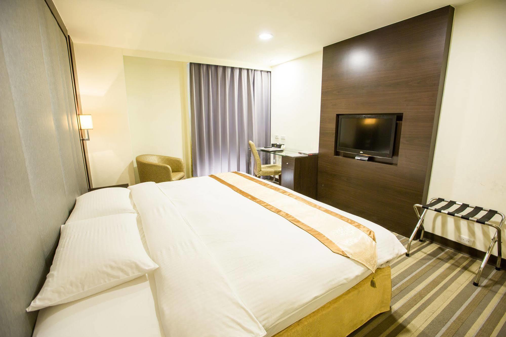 ז'וביי Hotel Bonza מראה חיצוני תמונה