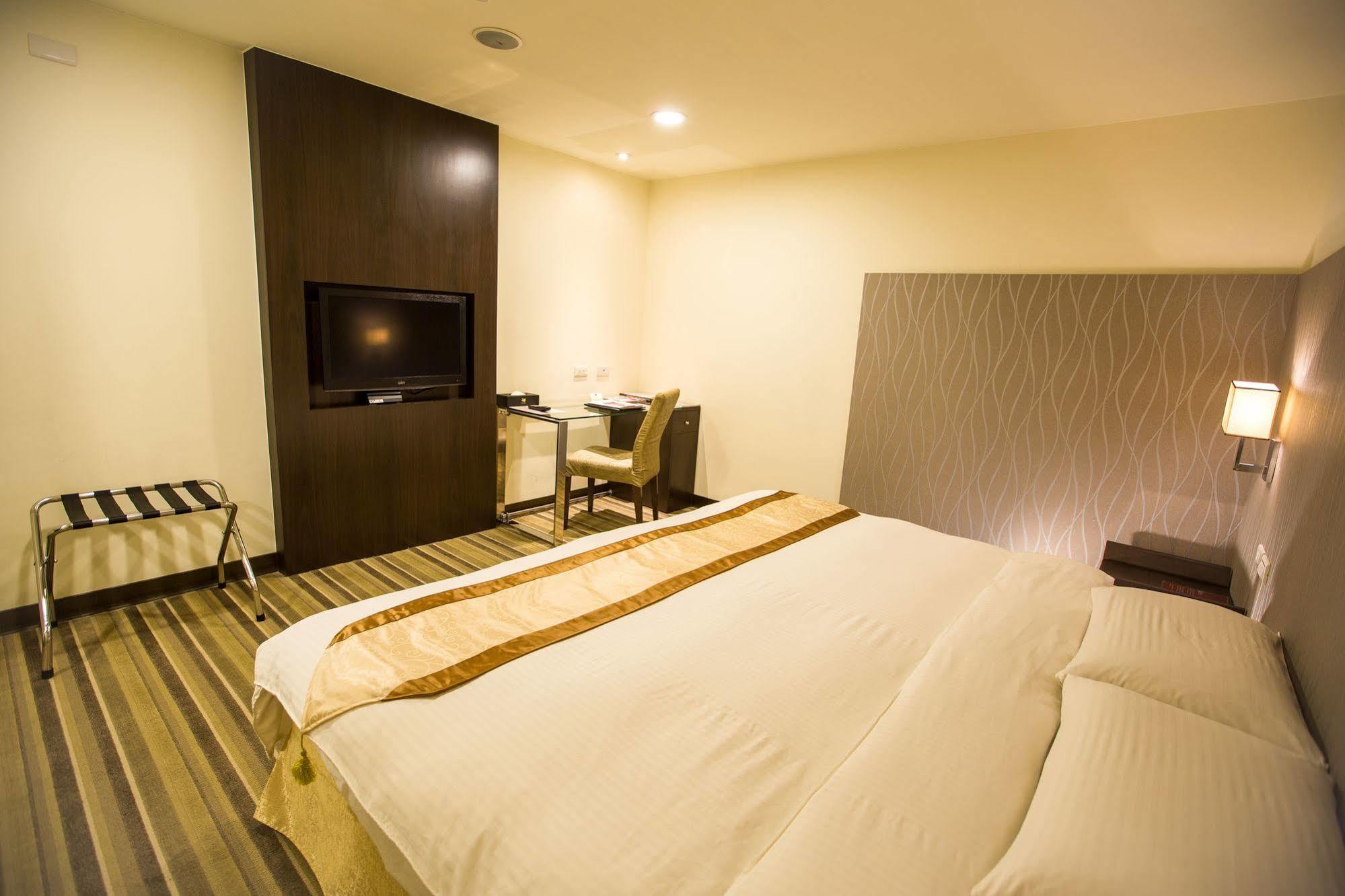 ז'וביי Hotel Bonza מראה חיצוני תמונה